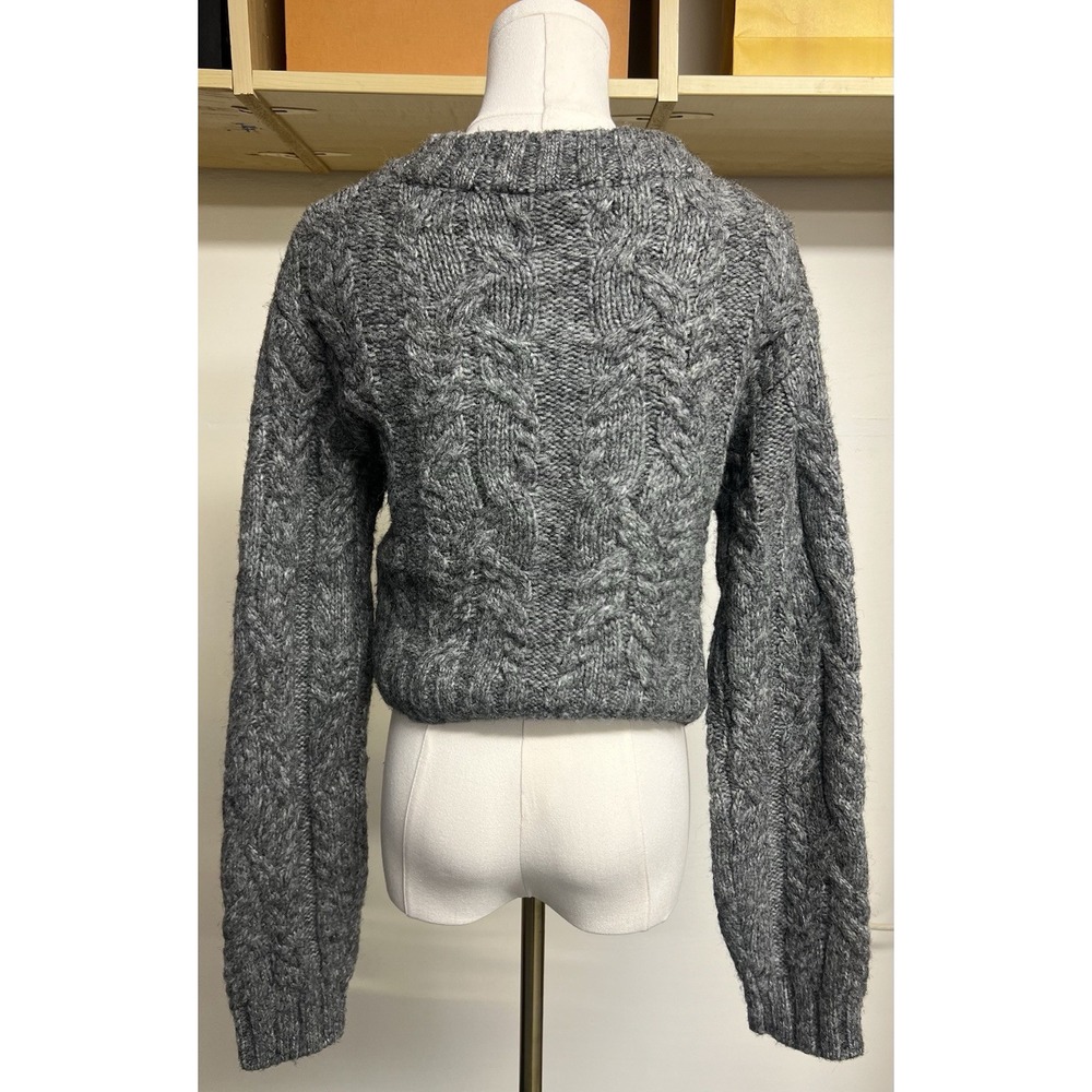 NWT Divided H&M Womens Cropped Sweater Size S Grey V Neck Cable Knit - Picture 3 of 7